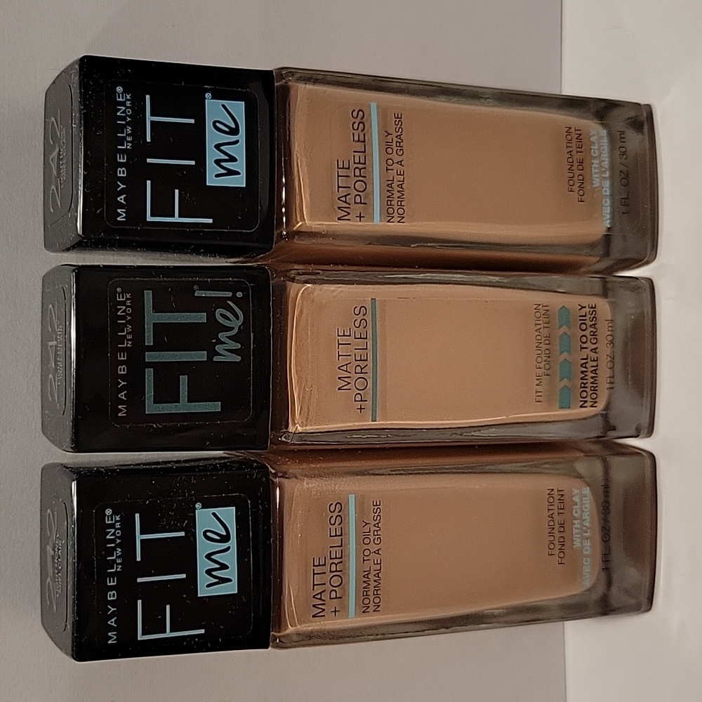 Maybelline Fit Me foundation, 242 Light Honey